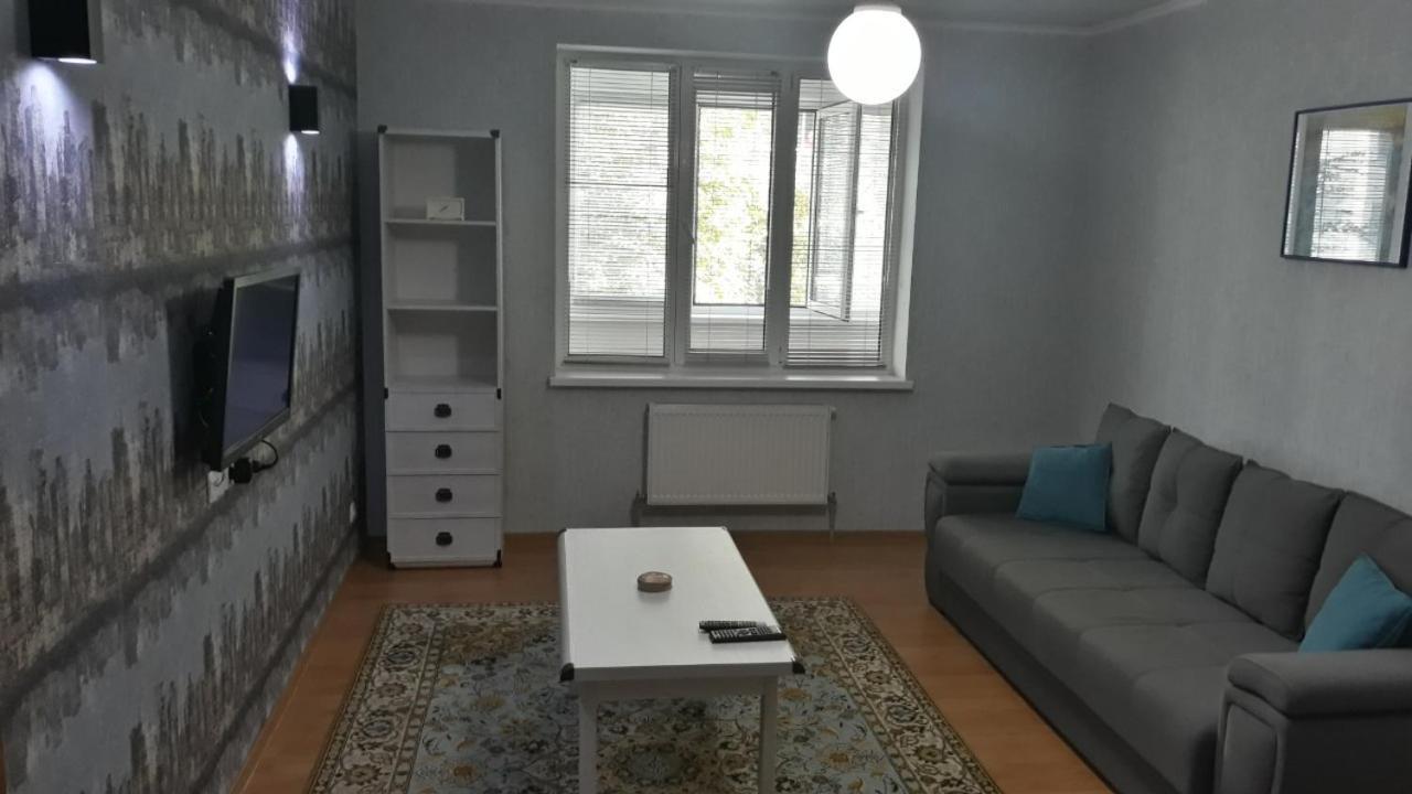 צ'יסינאו Large 2-Bedroom Apartament In The Center מראה חיצוני תמונה