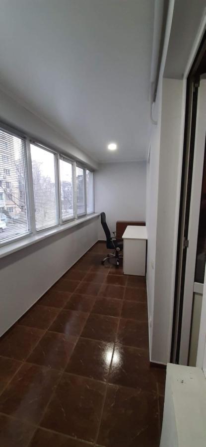 צ'יסינאו Large 2-Bedroom Apartament In The Center מראה חיצוני תמונה